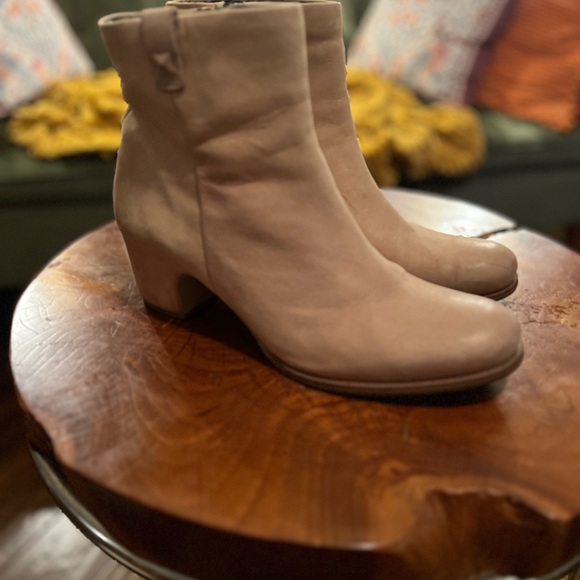 Ecco Liege Ankle Boots 9.5 - Picture 2 of 7